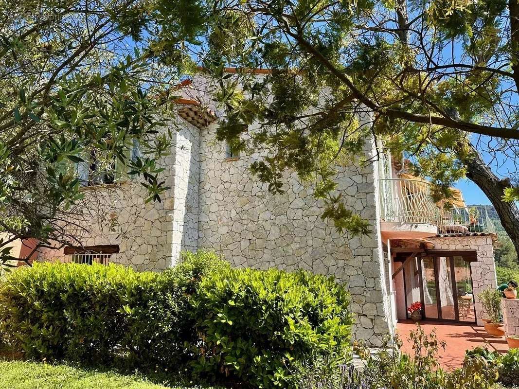 Maison à TOURRETTES-SUR-LOUP