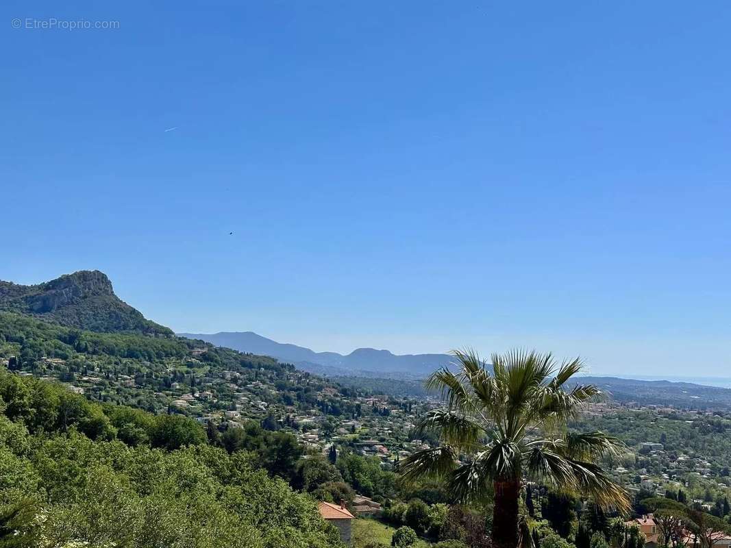 Maison à TOURRETTES-SUR-LOUP