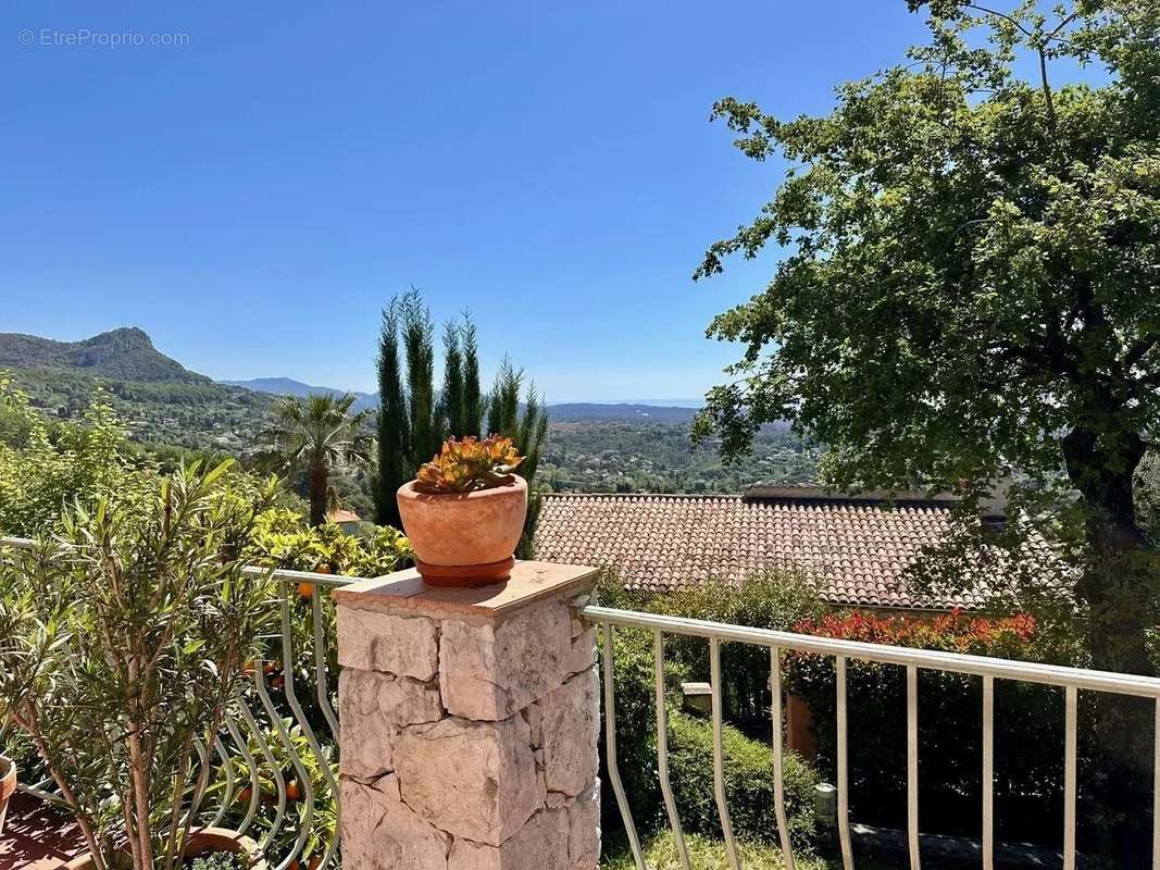 Maison à TOURRETTES-SUR-LOUP