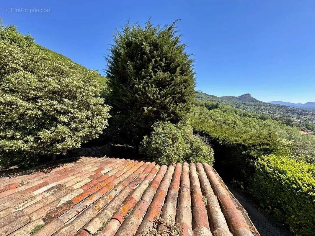 Maison à TOURRETTES-SUR-LOUP