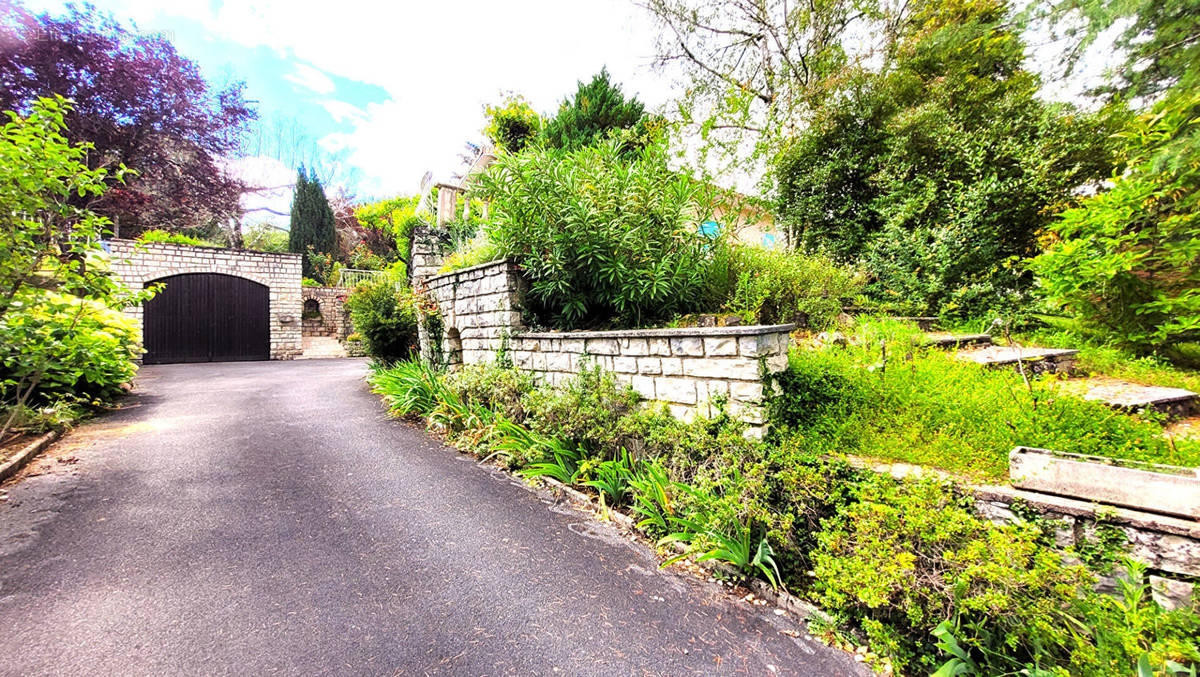 Maison à MAGNAC-SUR-TOUVRE