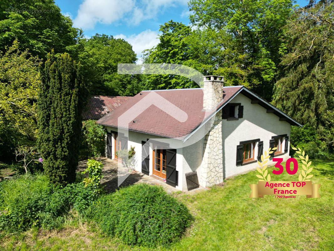 Maison à CHERISY