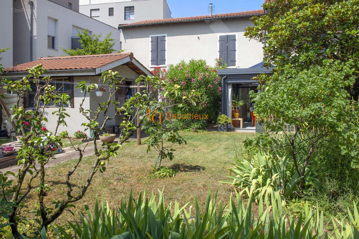 Maison à VILLEURBANNE