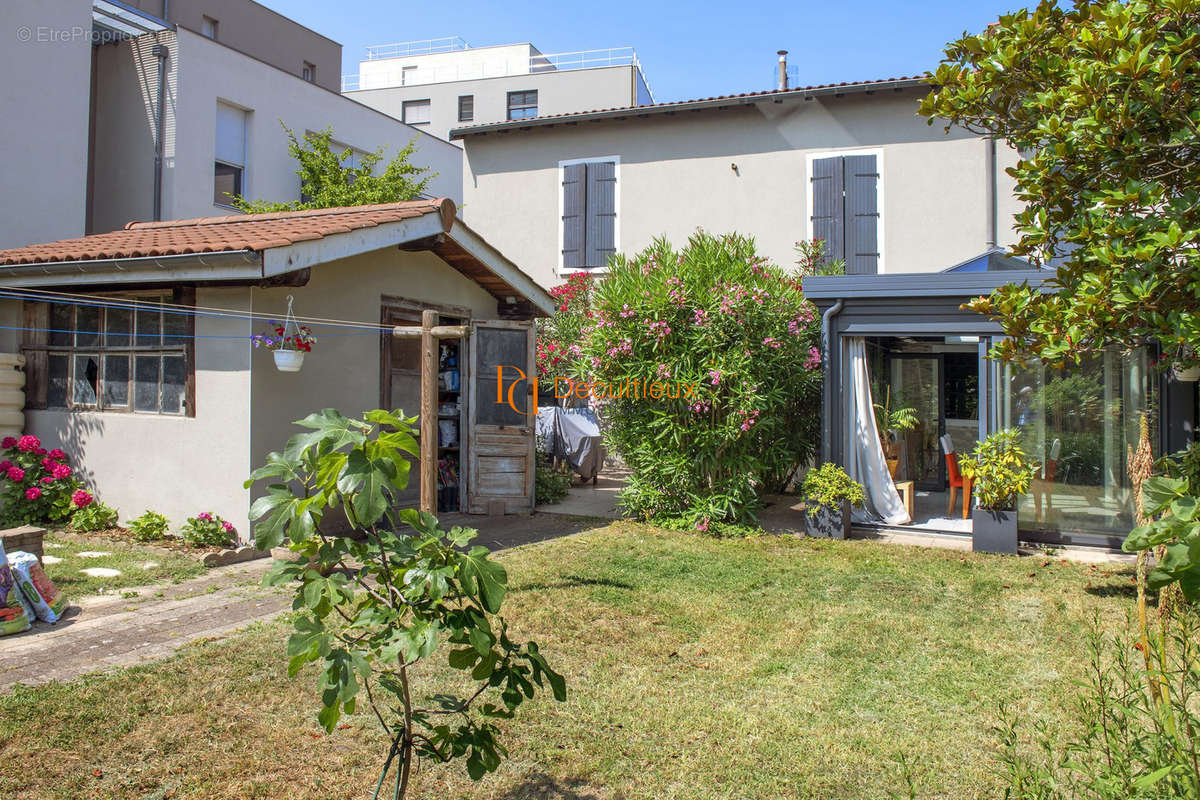 Maison à VILLEURBANNE