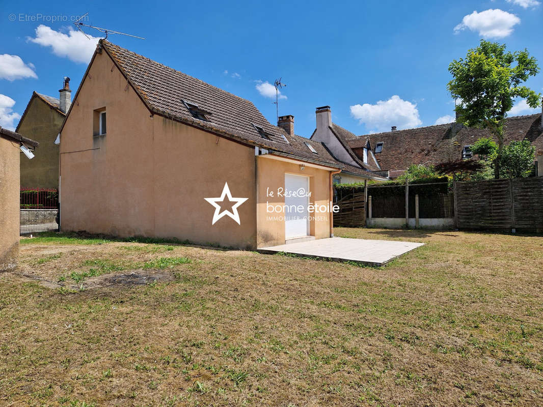 Maison à MEZIERES-SUR-PONTHOUIN