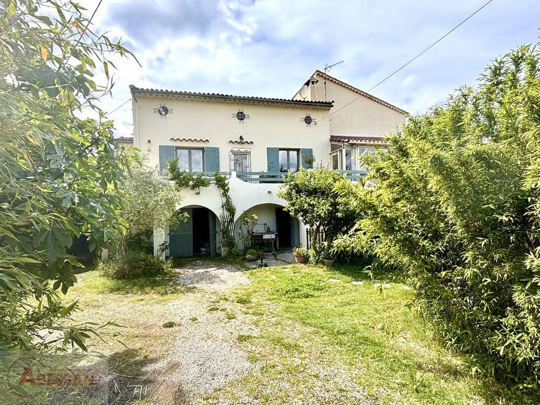 Maison à RIBAUTE-LES-TAVERNES