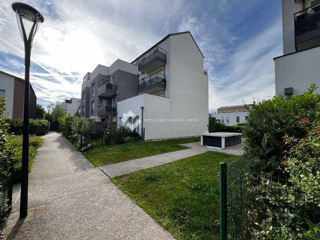 Appartement à VERT-SAINT-DENIS