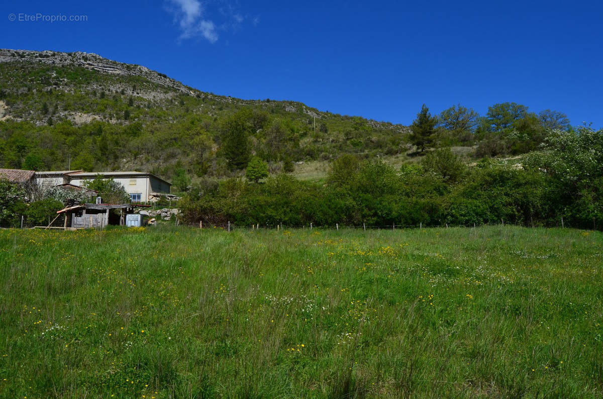 Terrain à LA ROCHE-SUR-LE-BUIS