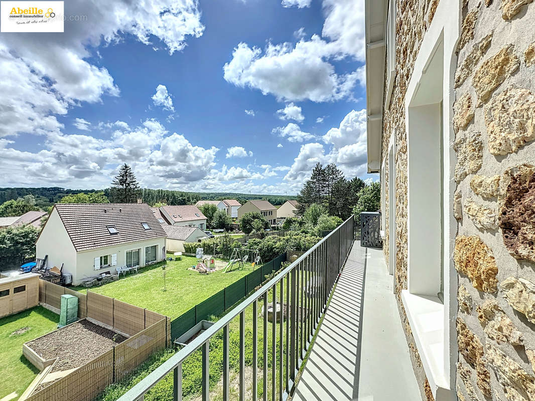 Appartement à SAINT-MAURICE-MONTCOURONNE