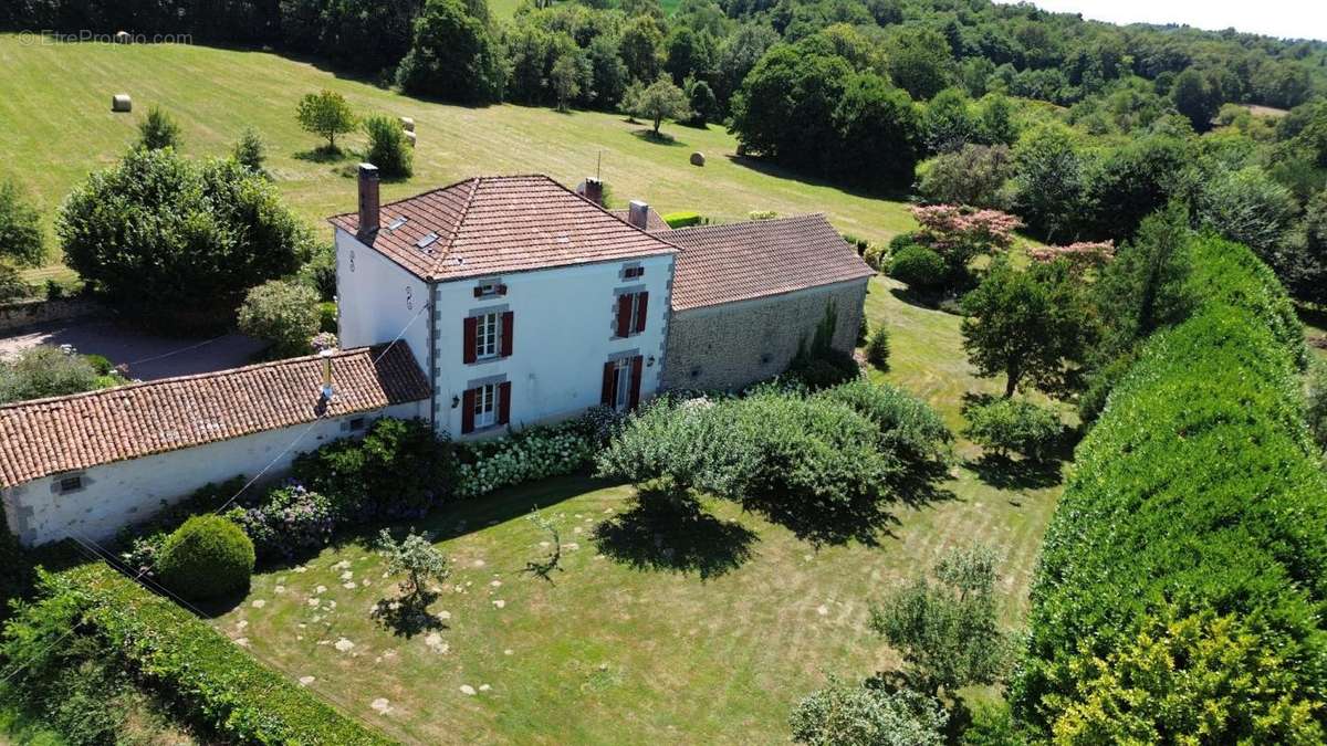 Maison à SAINT-MATHIEU