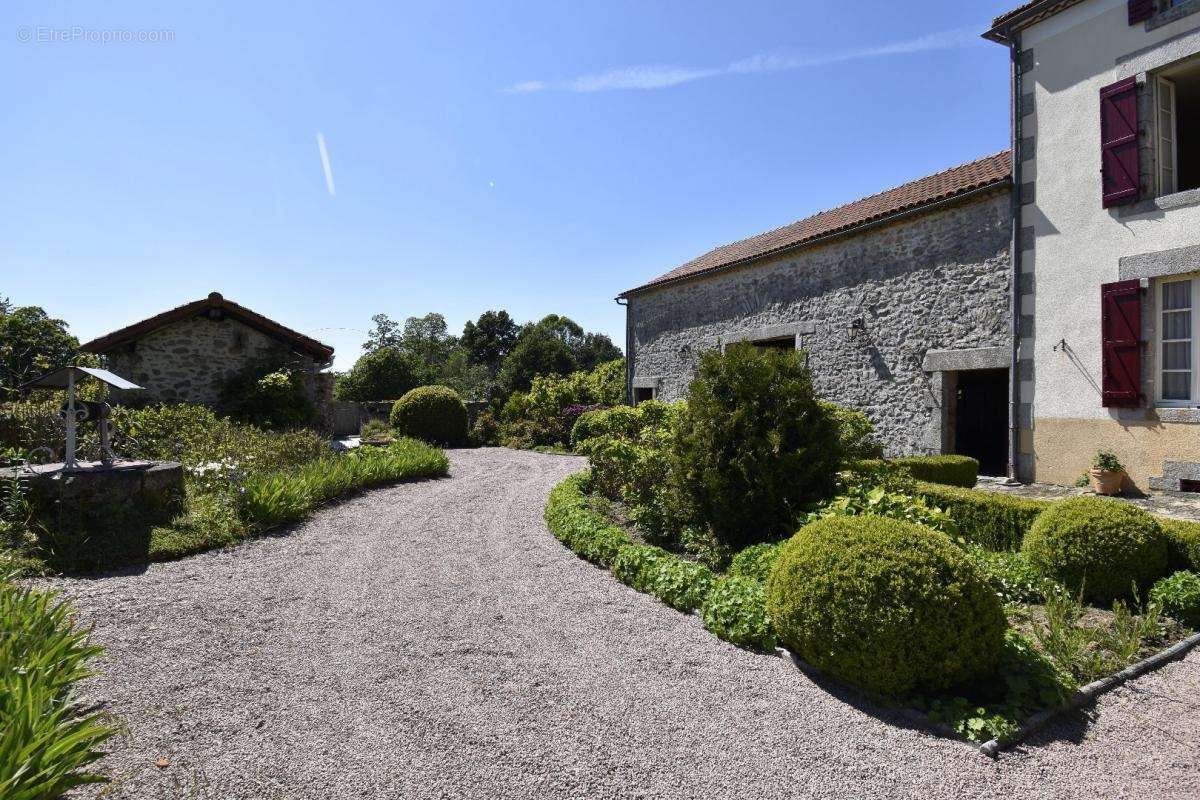 Maison à SAINT-MATHIEU