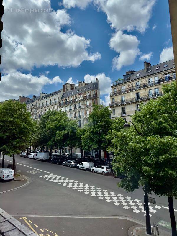 Appartement à PARIS-17E