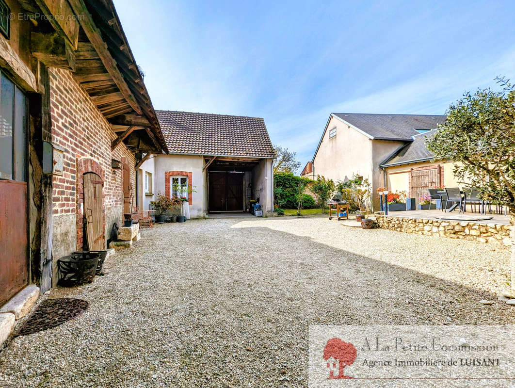 Maison à LE COUDRAY