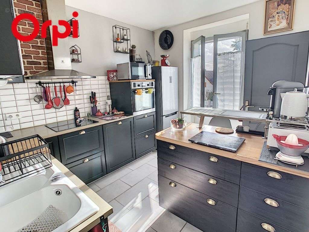 Appartement à JUZIERS