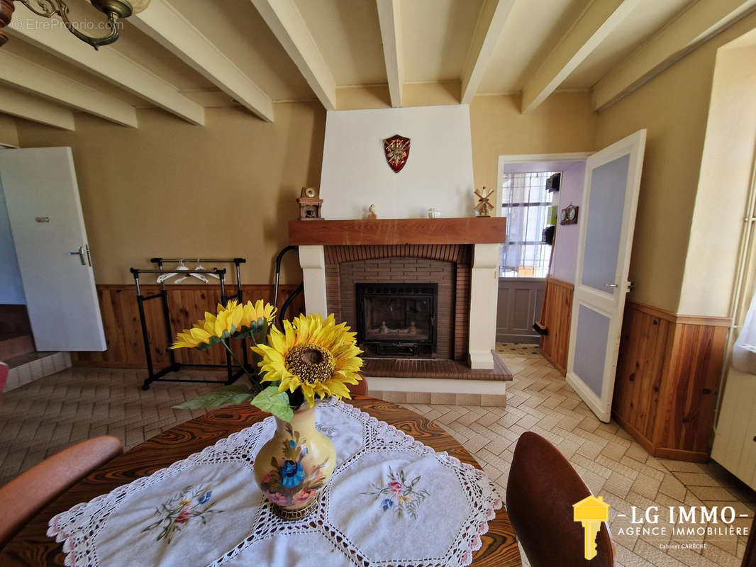 Maison à SAINT-BONNET-SUR-GIRONDE