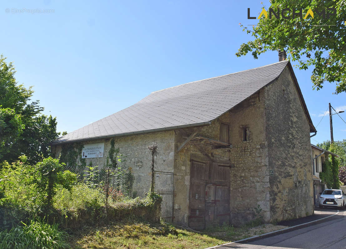 Maison à CEYZERIEU