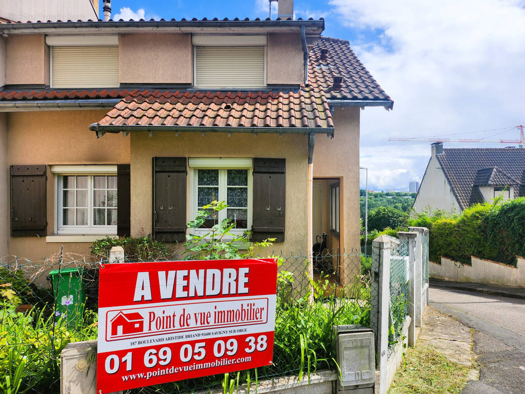 Maison à SAVIGNY-SUR-ORGE