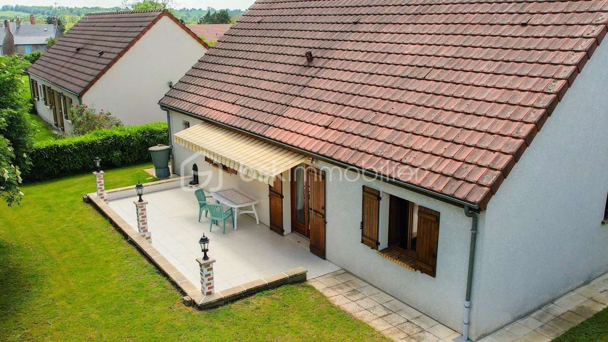 Maison à SAINT-PIERRE-LE-MOUTIER