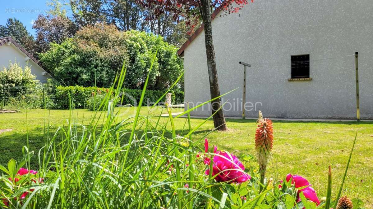 Maison à SAINT-PIERRE-LE-MOUTIER