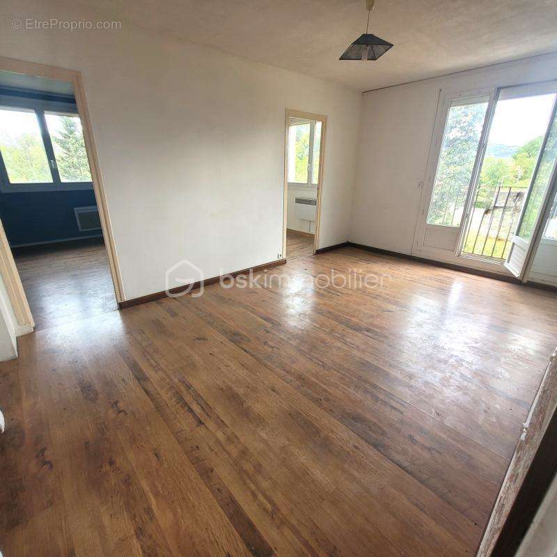 Appartement à BAGNOLS-SUR-CEZE