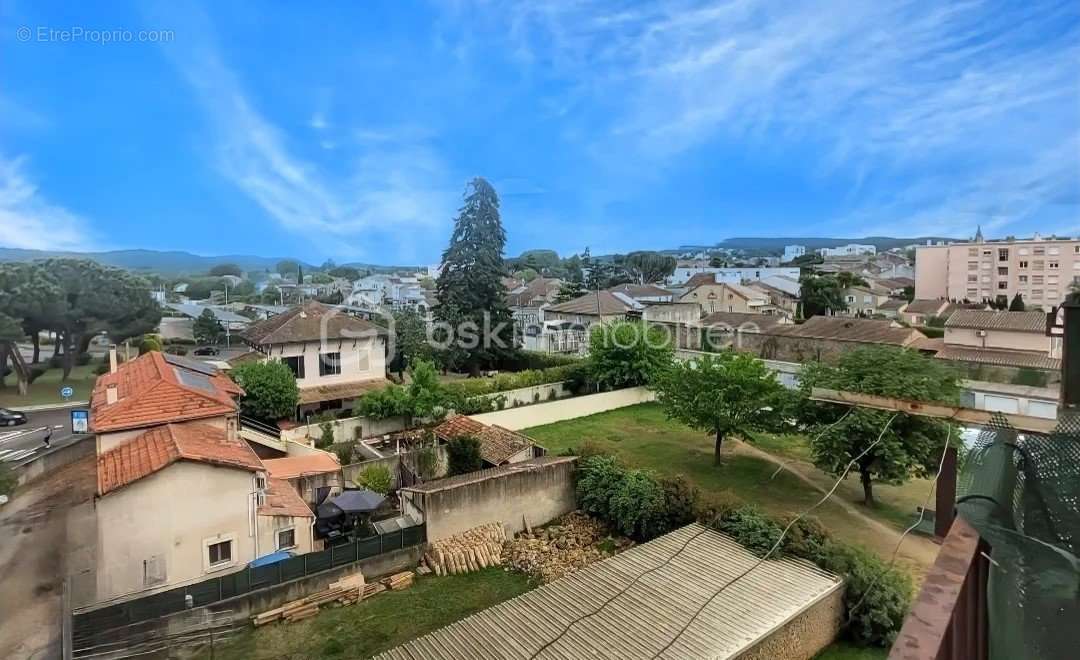 Appartement à BAGNOLS-SUR-CEZE