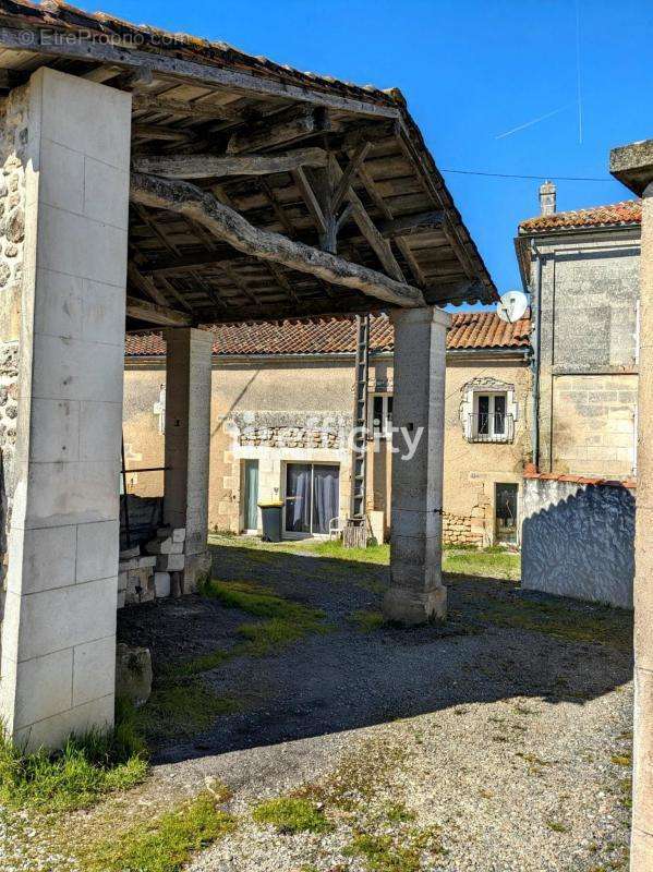 Appartement à CLAIX