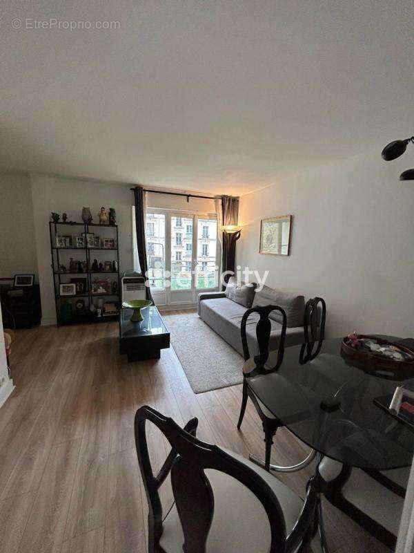 Appartement à PARIS-20E