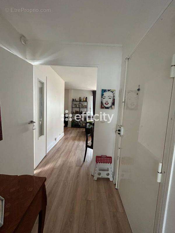 Appartement à PARIS-20E