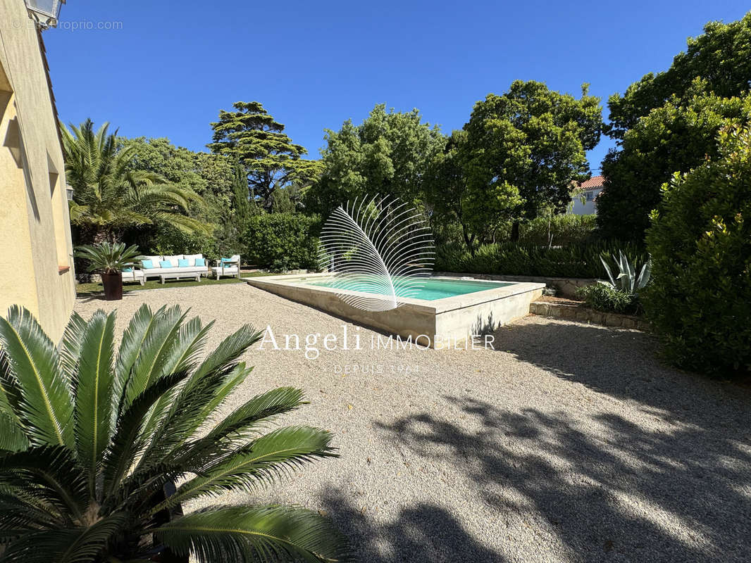 Maison à FREJUS