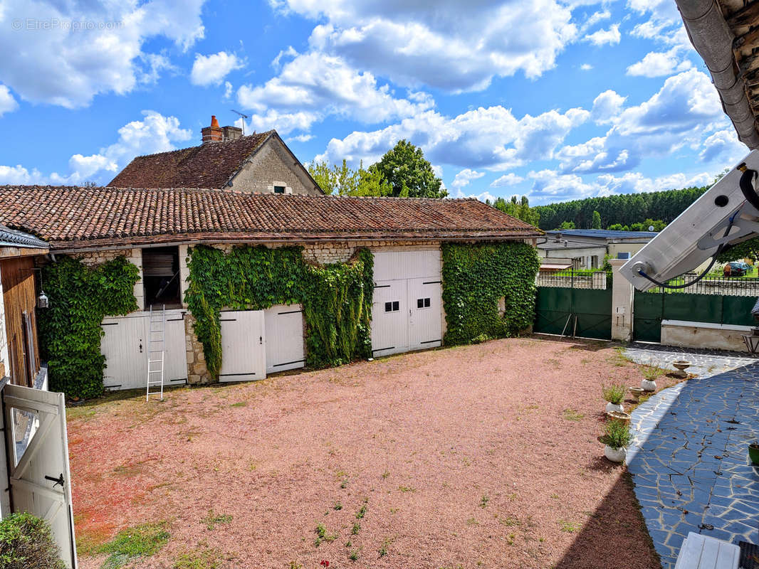 Maison à CHAMPIGNY-SUR-VEUDE