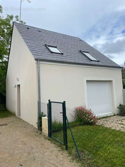 Maison à SAINT-JEAN-DE-BRAYE