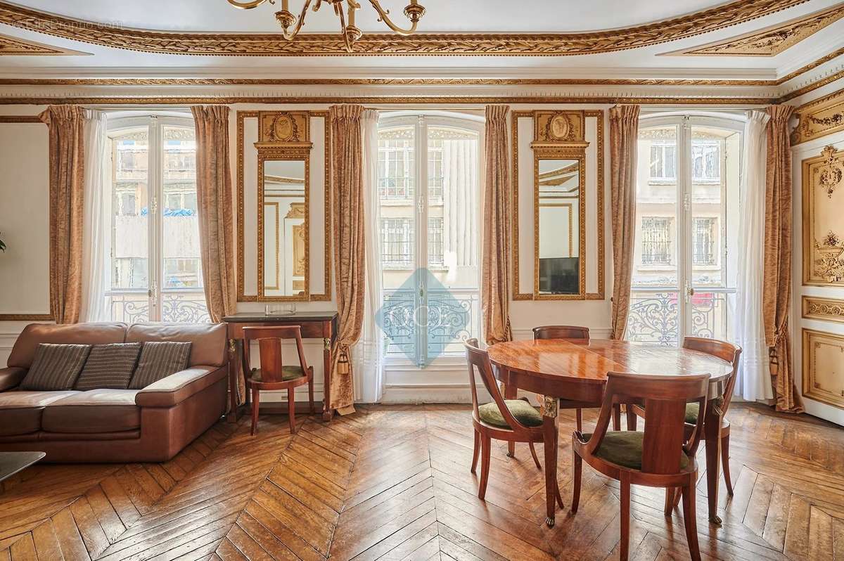 Appartement à PARIS-10E