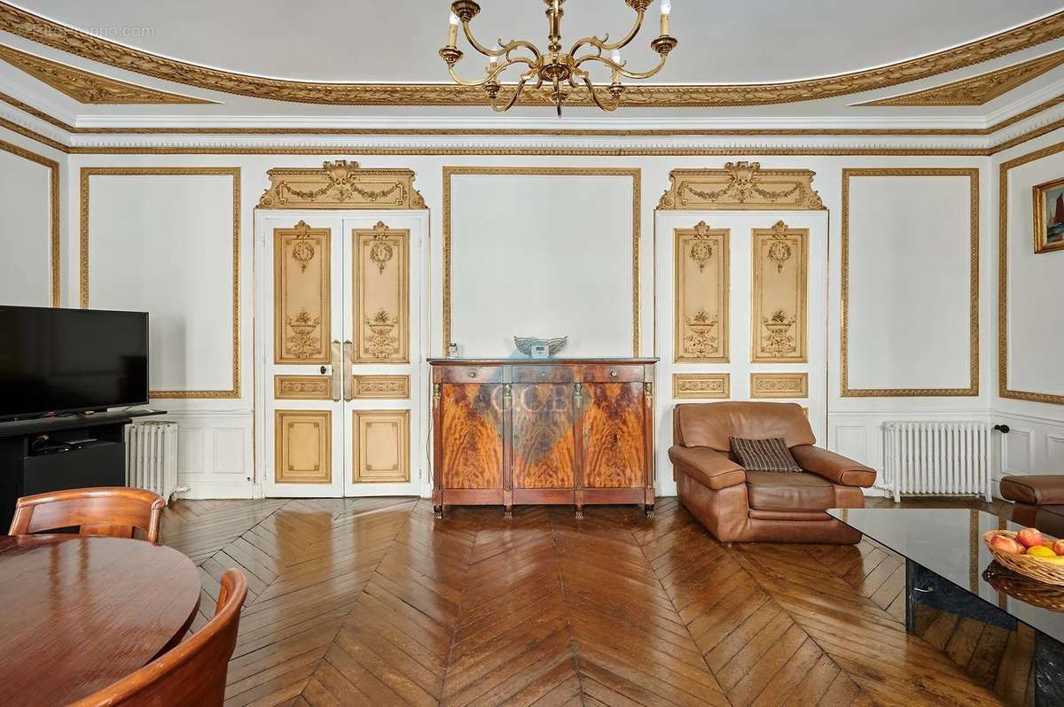 Appartement à PARIS-10E