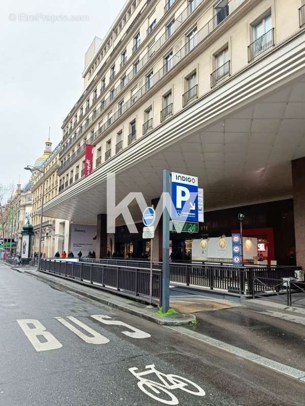 Parking à PARIS-9E