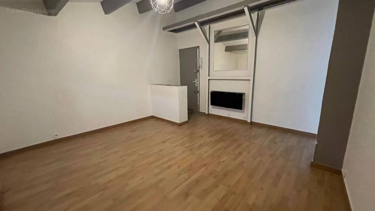 Appartement à ROQUEVAIRE