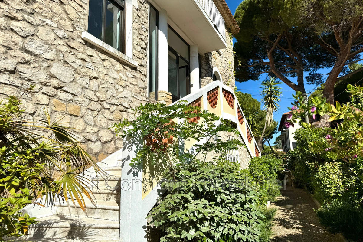 Appartement à SAINT-CYR-SUR-MER