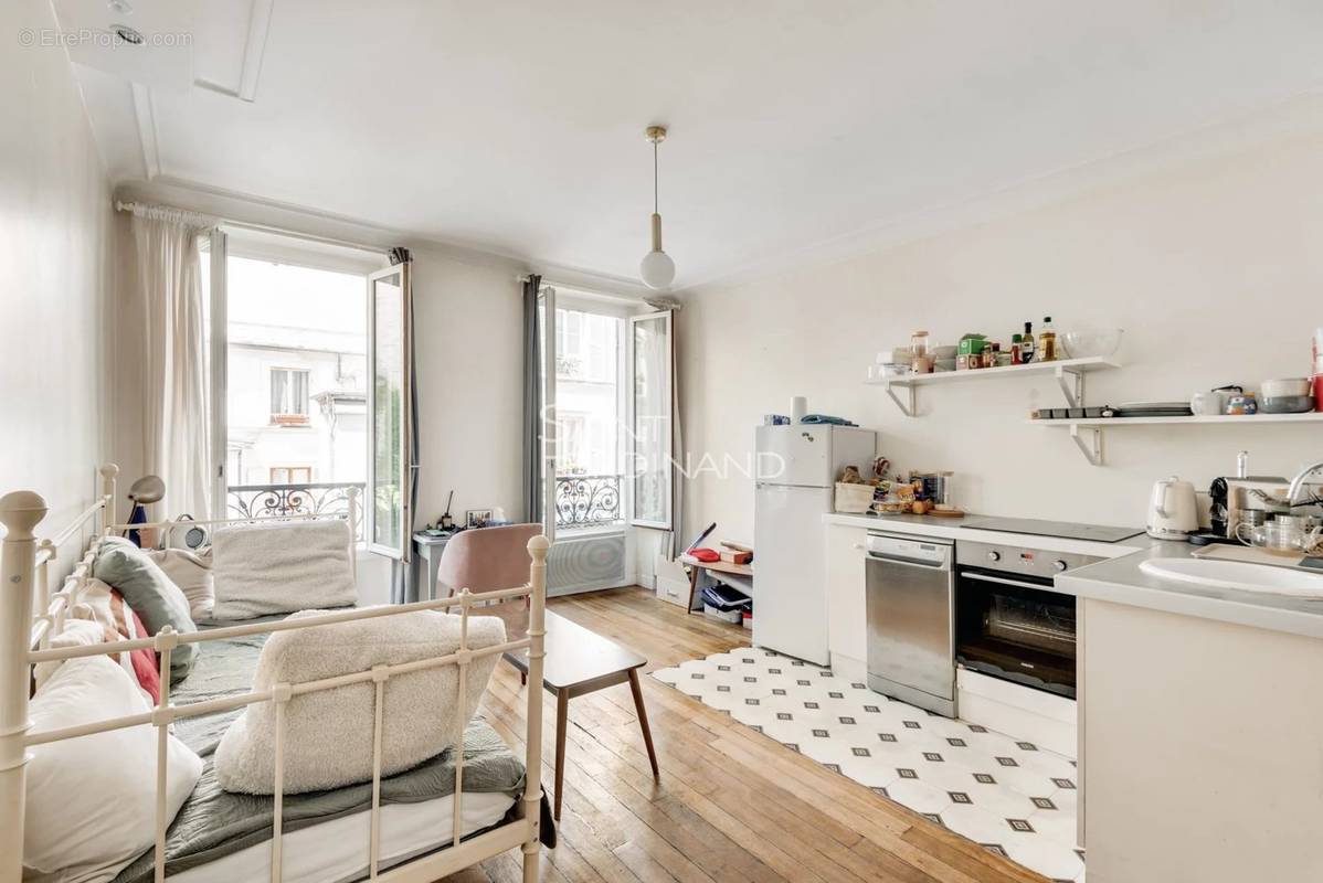 Appartement à PARIS-17E