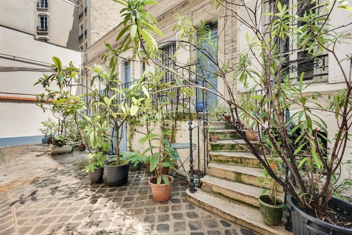 Appartement à PARIS-17E