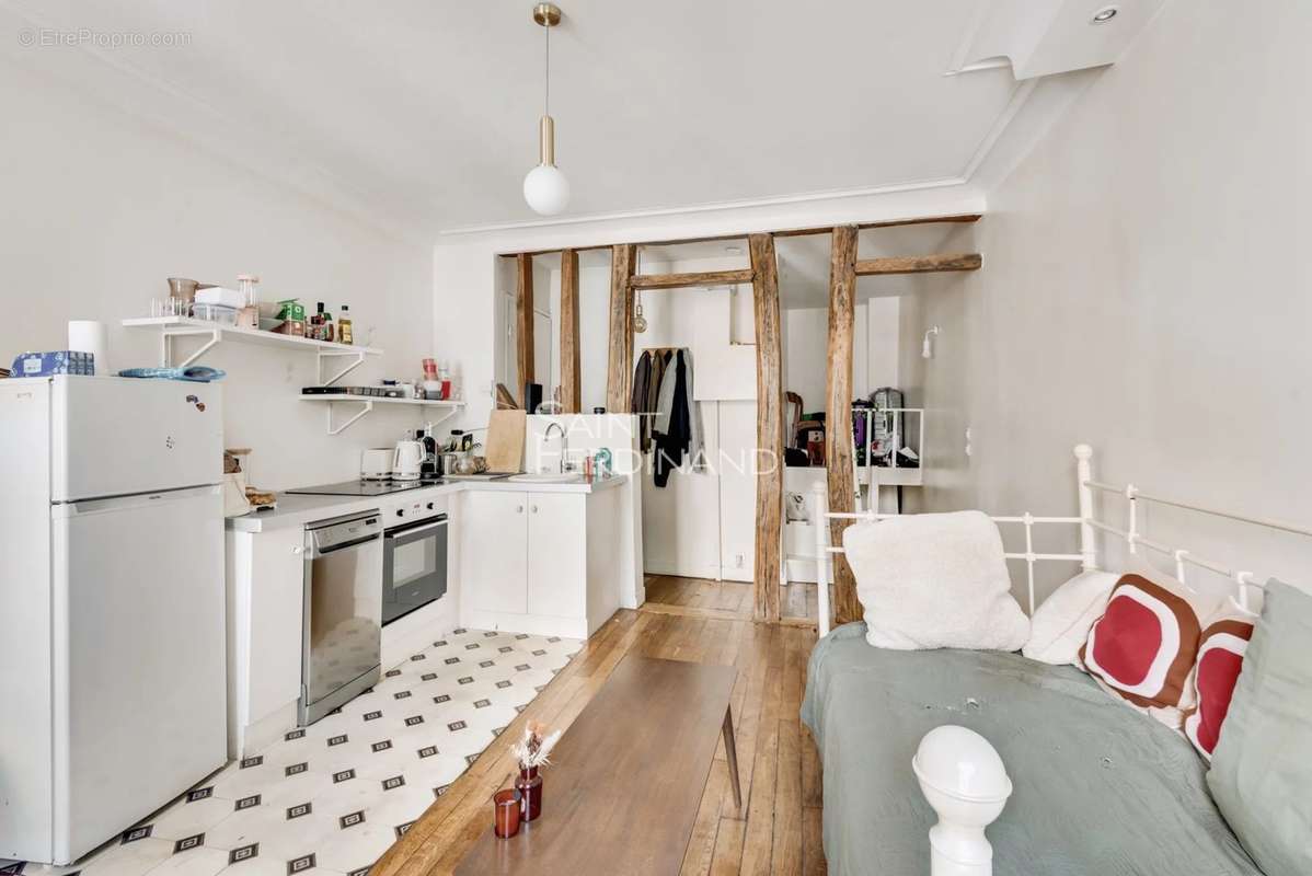 Appartement à PARIS-17E