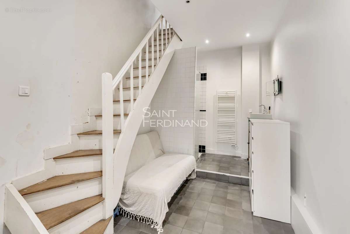 Appartement à PARIS-17E