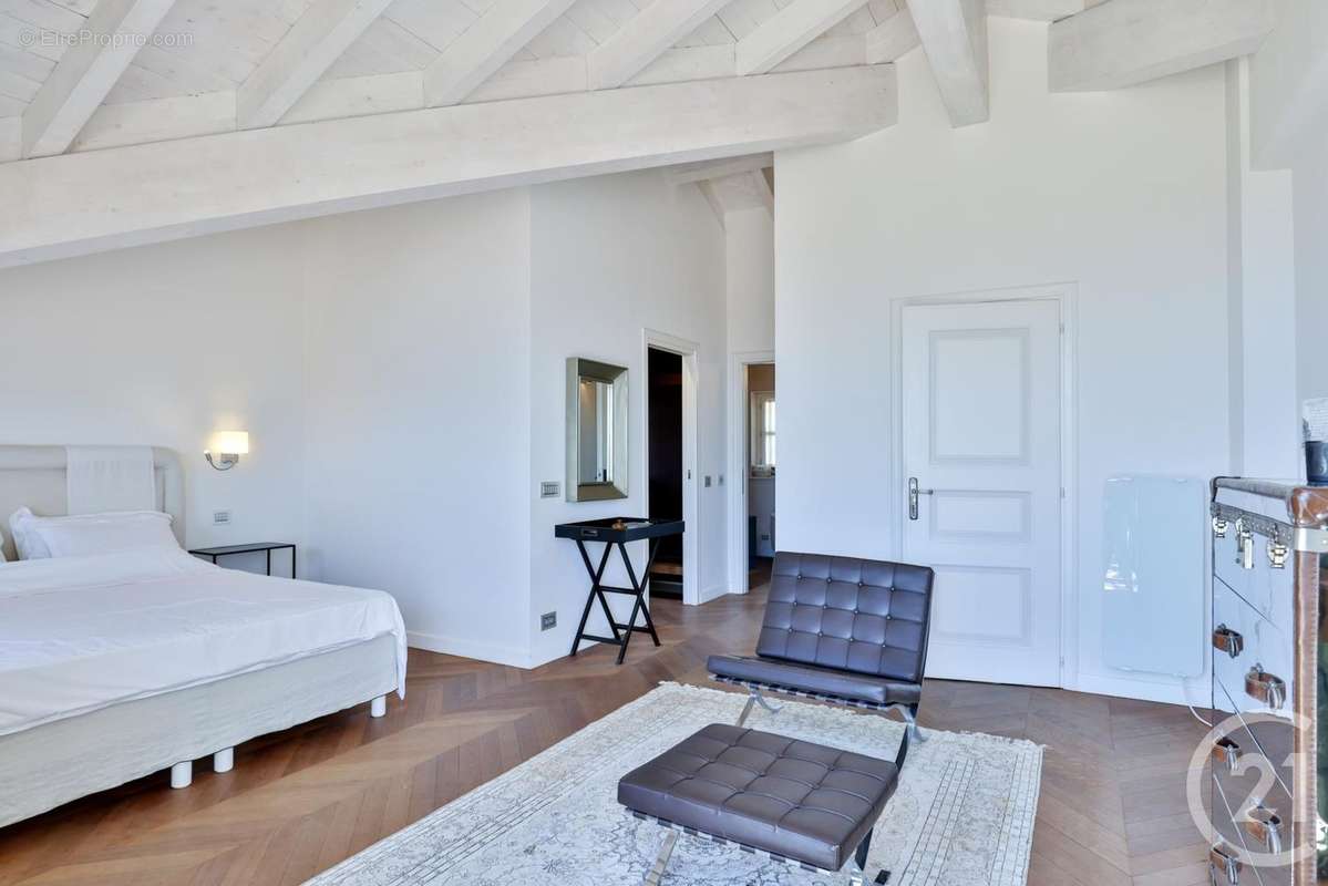 Appartement à VILLEFRANCHE-SUR-MER