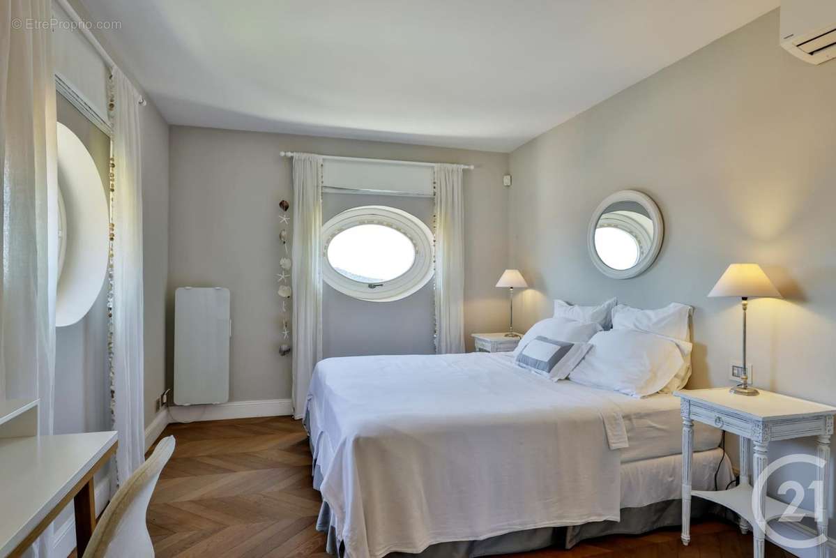 Appartement à VILLEFRANCHE-SUR-MER