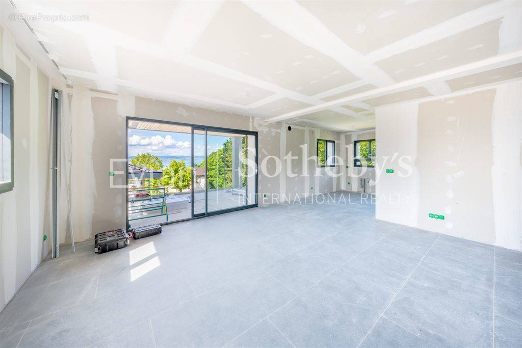 Appartement à NEUVECELLE