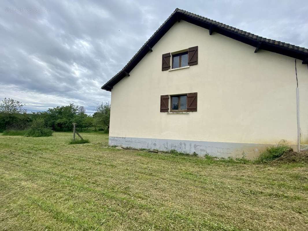 Maison à JUMILHAC-LE-GRAND