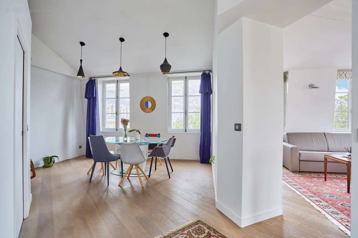 Appartement à PARIS-9E