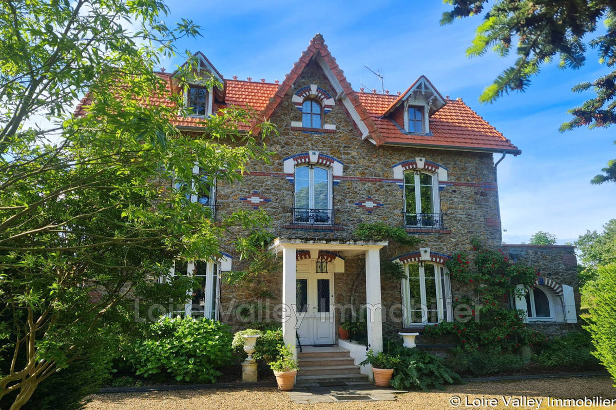 Maison à SAINT-REMY-LA-VARENNE