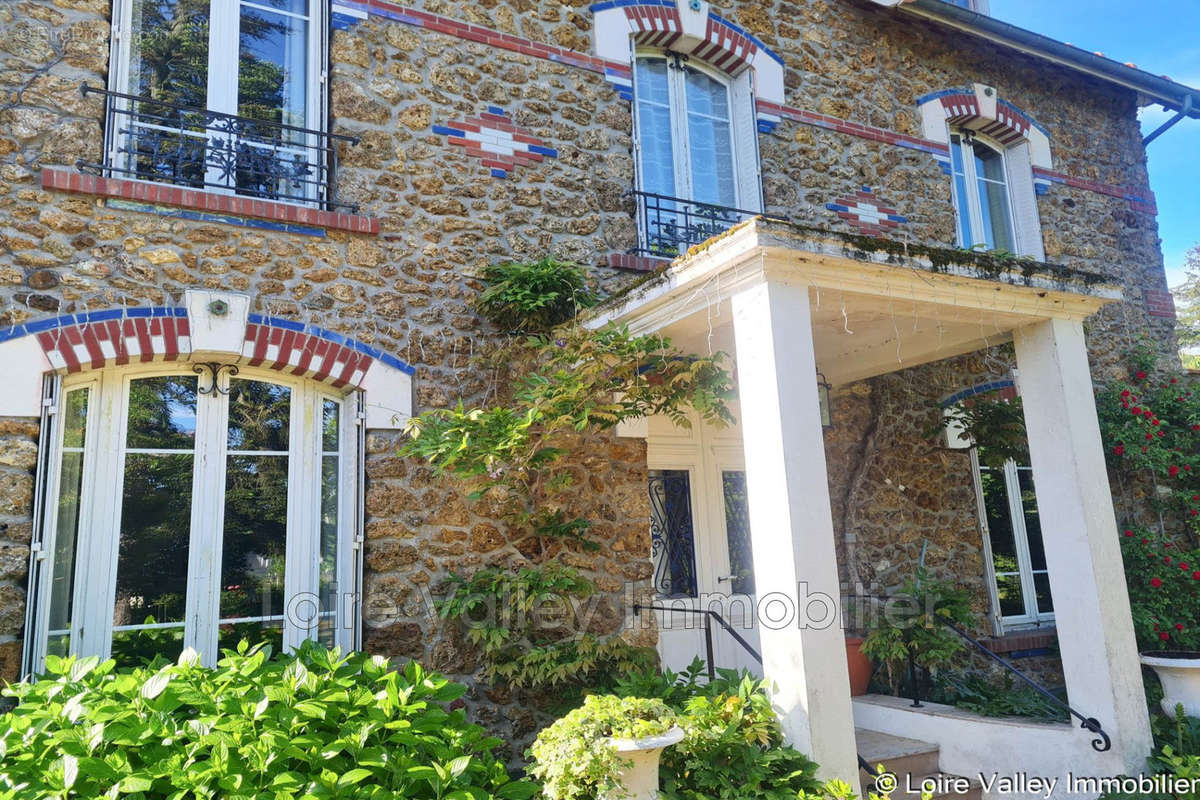 Maison à SAINT-REMY-LA-VARENNE