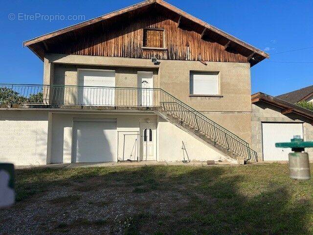 Appartement à REYRIEUX