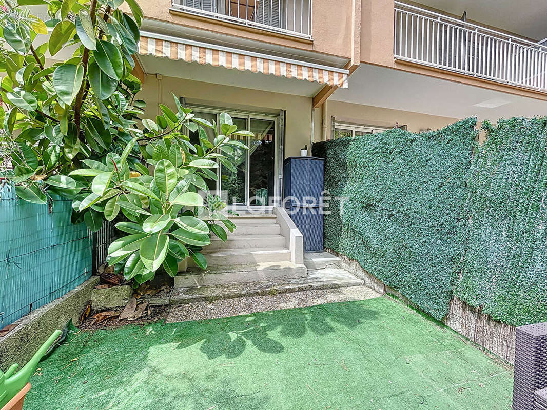 Appartement à ROQUEBRUNE-CAP-MARTIN