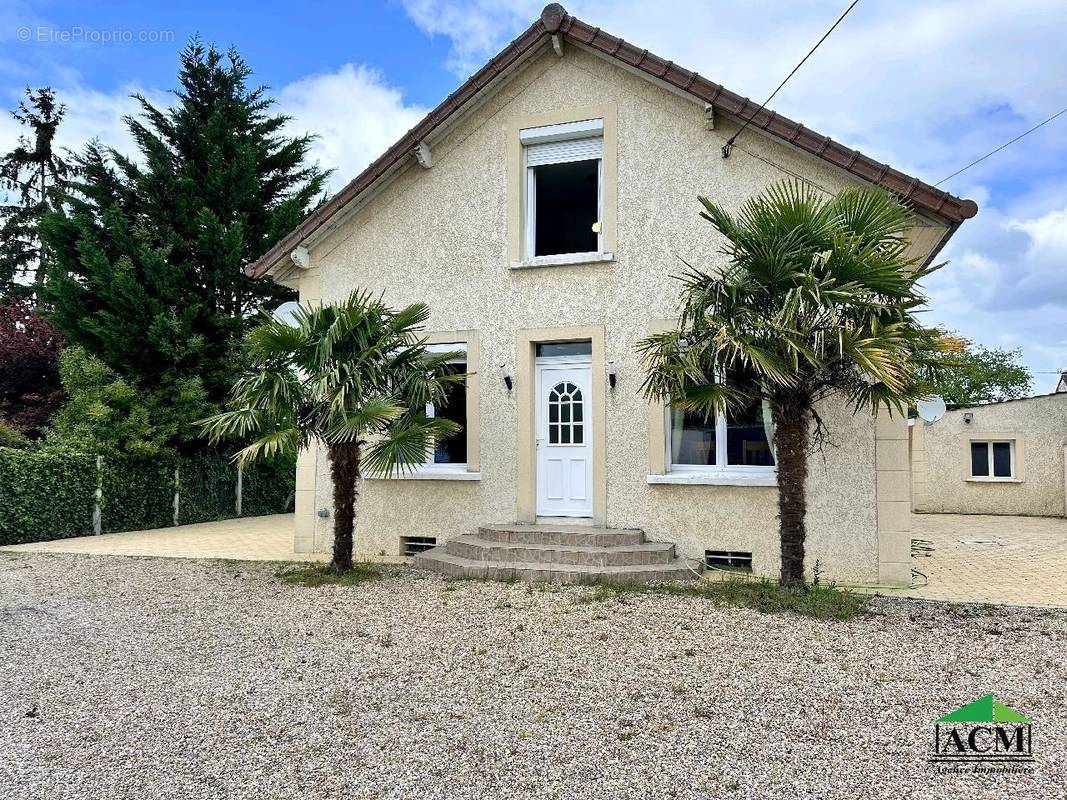 Maison à MERY-SUR-OISE